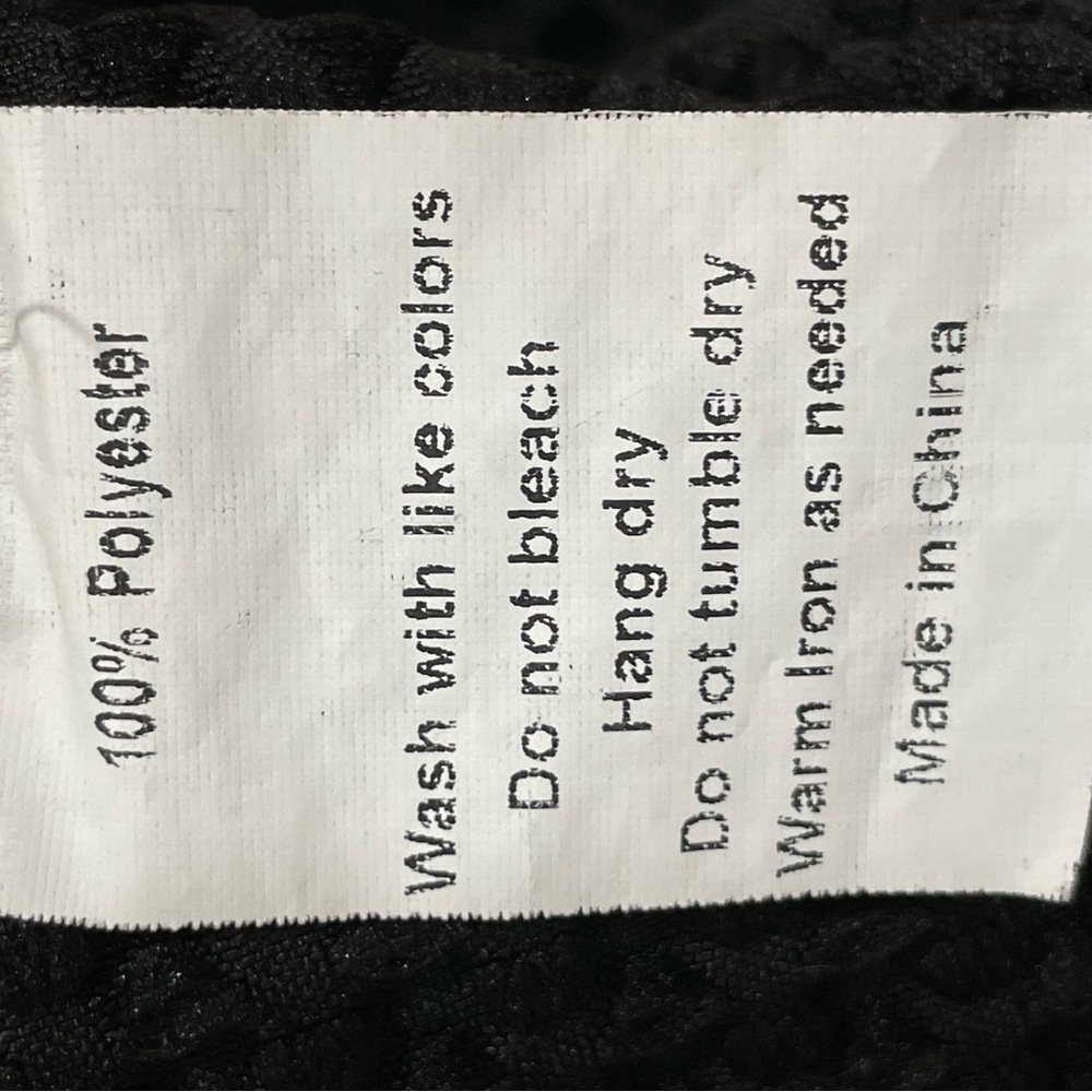 Kingdom & State Women's Black Skirt Large- Run's Small- A Line. Zipper Textured - Picture 6 of 6